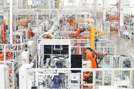 潍柴：从智造工厂到AI赋能 “数智转身”的深度实践